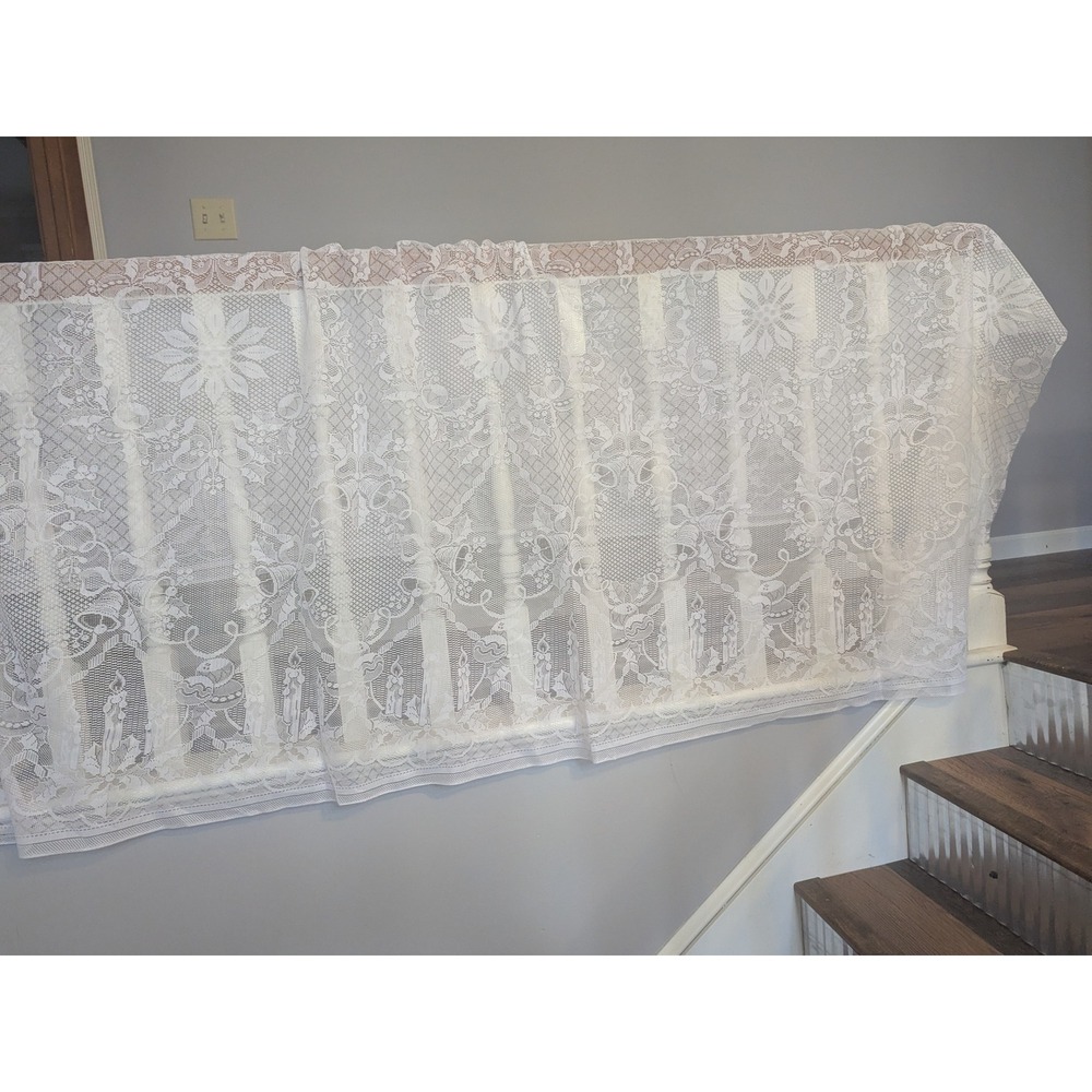 Vtg‎ Elegant White Lace Christmas Tablecloth 92x61 Candle Motif Wreath Bells